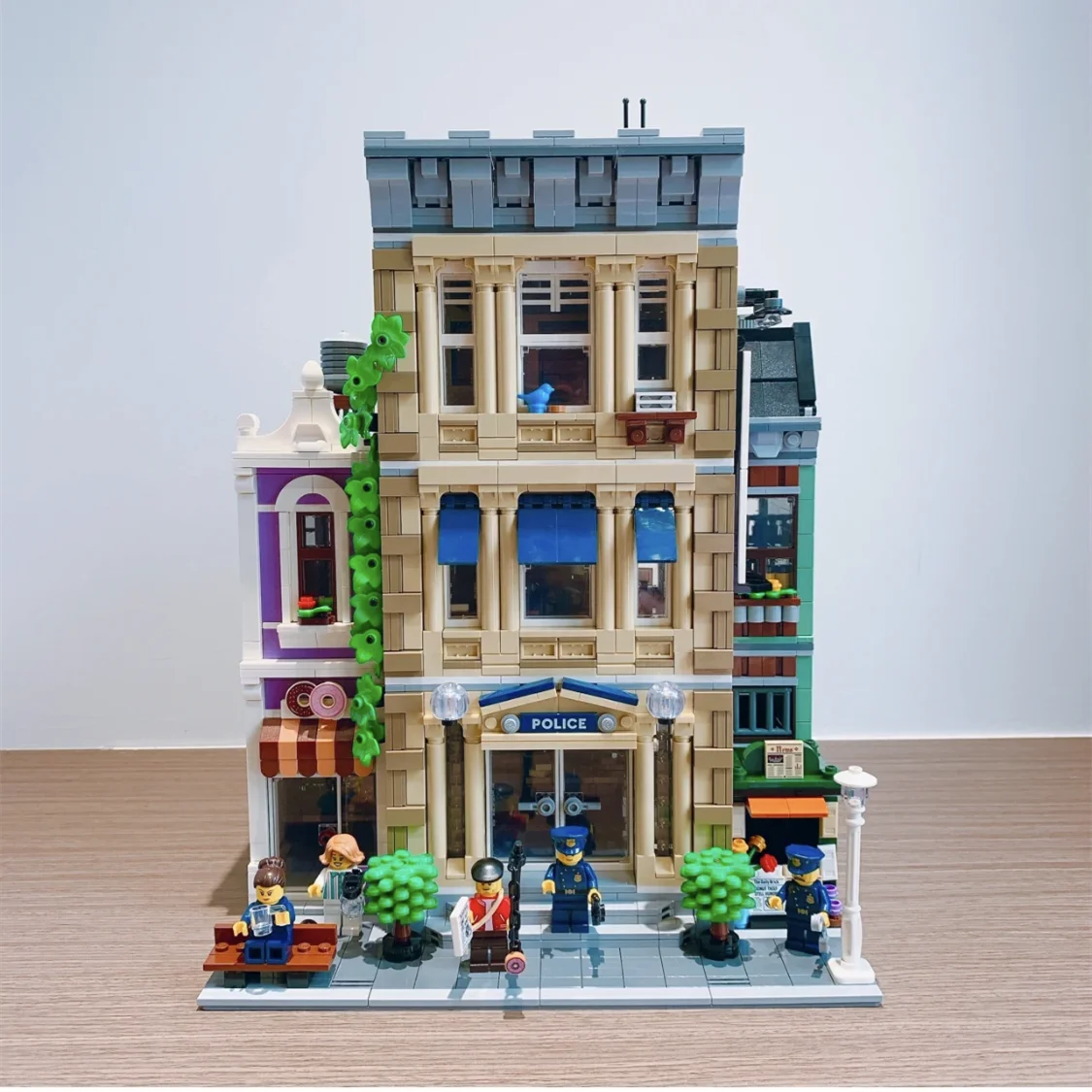 

2923pcs City StreetView Modular Building Blocks Bricks Toy Birthday Christmas Gift Compatible with 10278