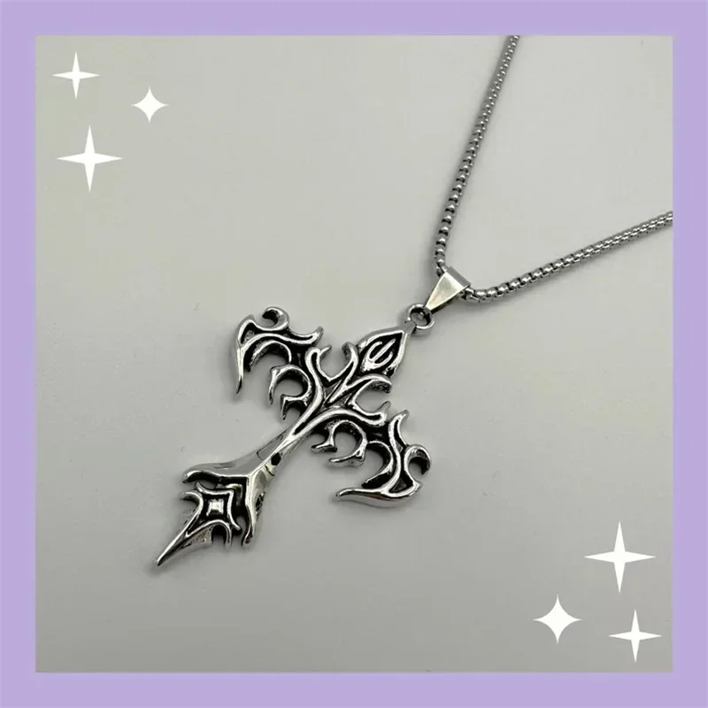 Винтажное ожерелье с подвеской-крестом в виде пламени