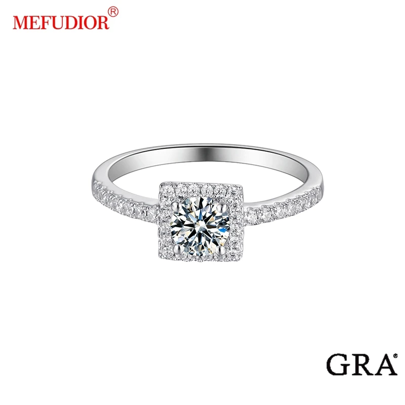 

Кольцо из серебра пробы с муассанитом, 18 к