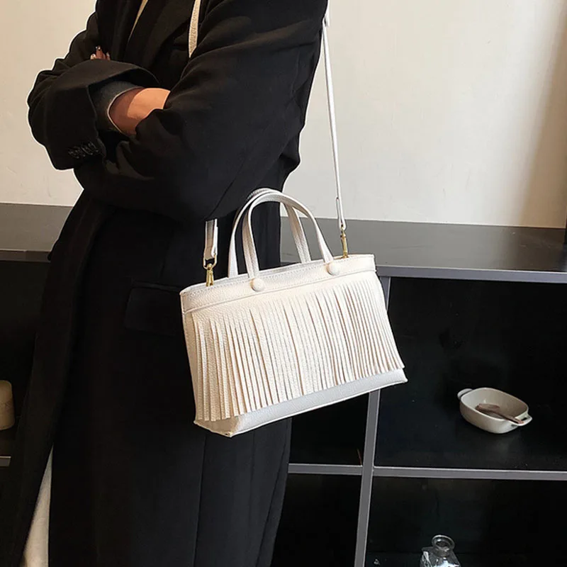 Personalized Tassel Tote Handbag Solid Color Leather Fashion Retro Single-Shoulder Crossbody Bag Simple Portable Storage Satchel