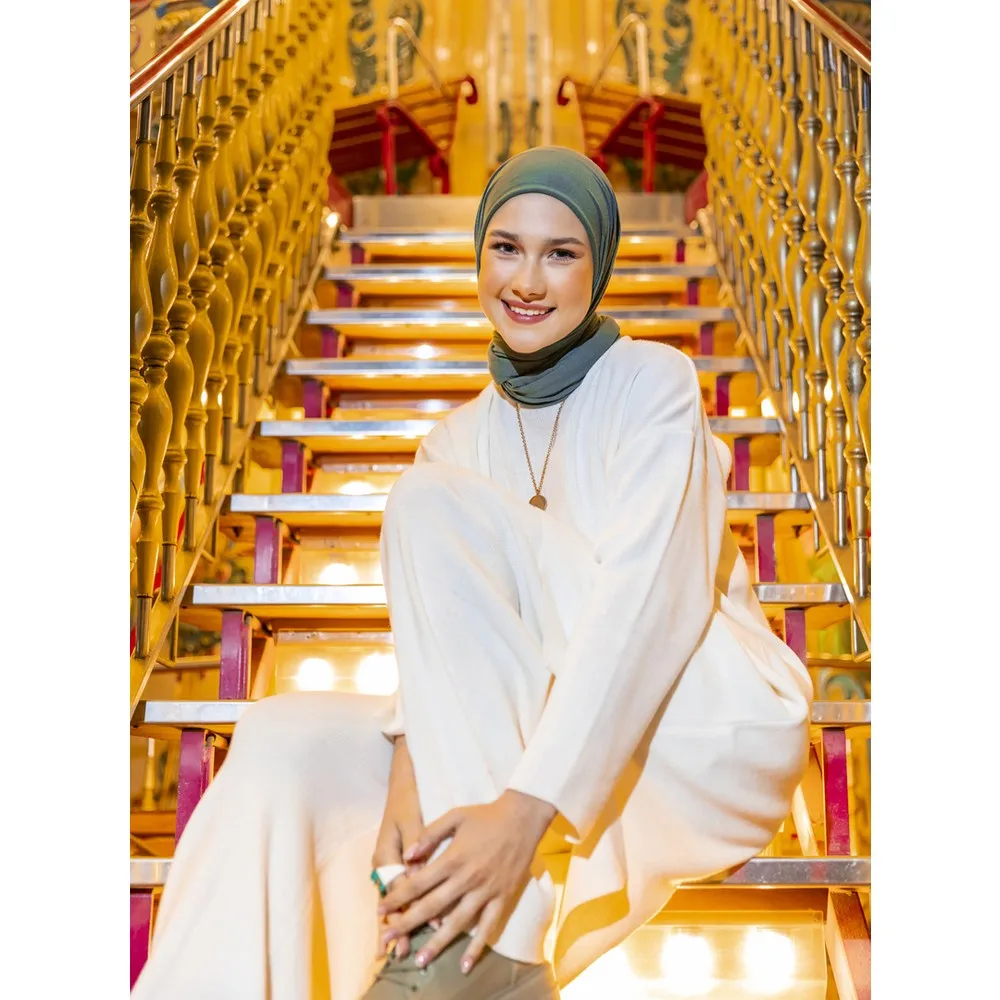 

Трикотажная туника с велосипедным воротником Dorlie-бежевая-Dorlie