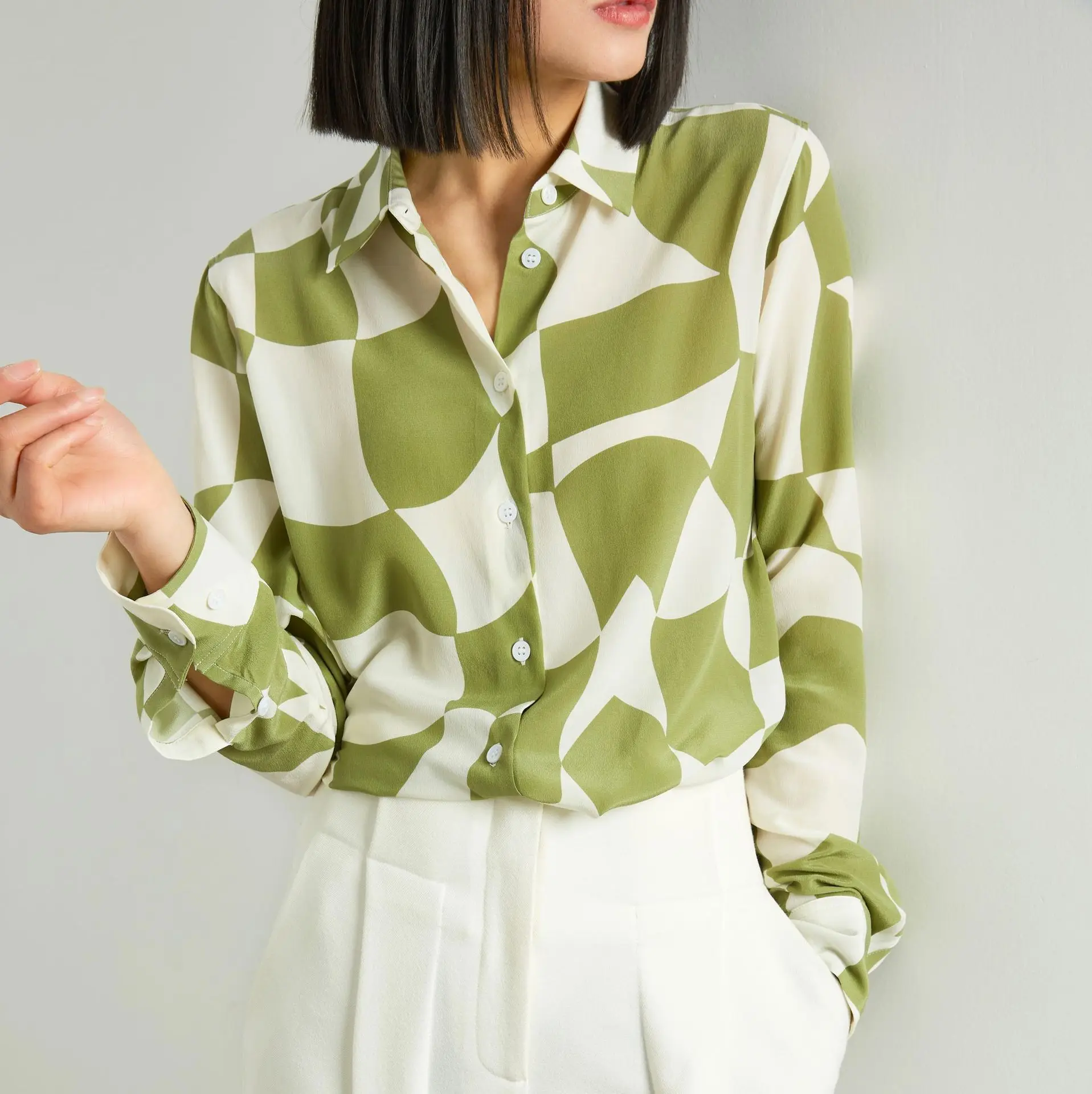 

Women Silk Shirt Geometric Print Long Sleeve Turn-Down Collar Soft Loose Fresh Female Single Breasted Blouse 2022 Early Spring