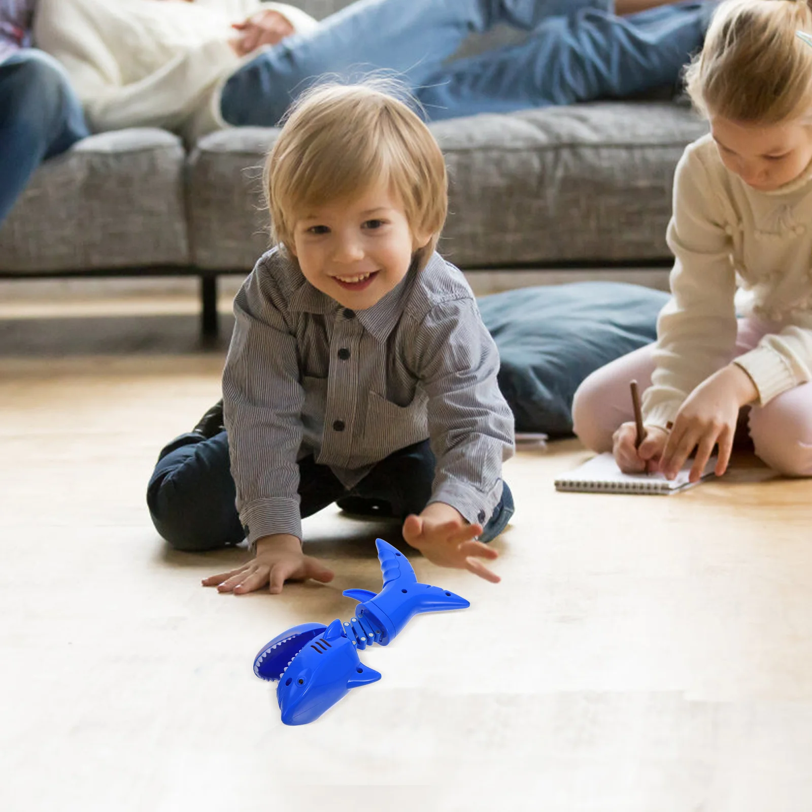 Манипулятор клипсы игрушки динозавр акула розыгрыш телескопический пластиковый