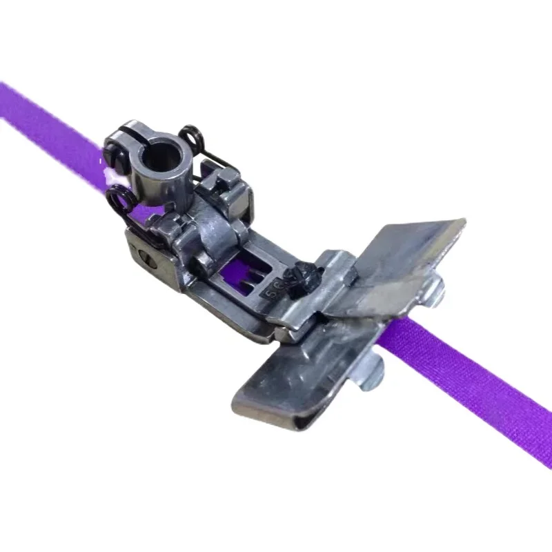 Прижимная лапка для стежков и полосок регулируемая ширина W500 три иглы пять линий