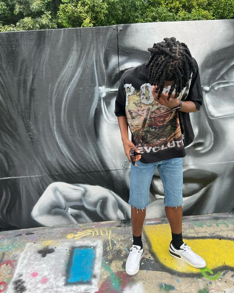 Женская однотонная футболка с коротким рукавом цвет в ассортименте