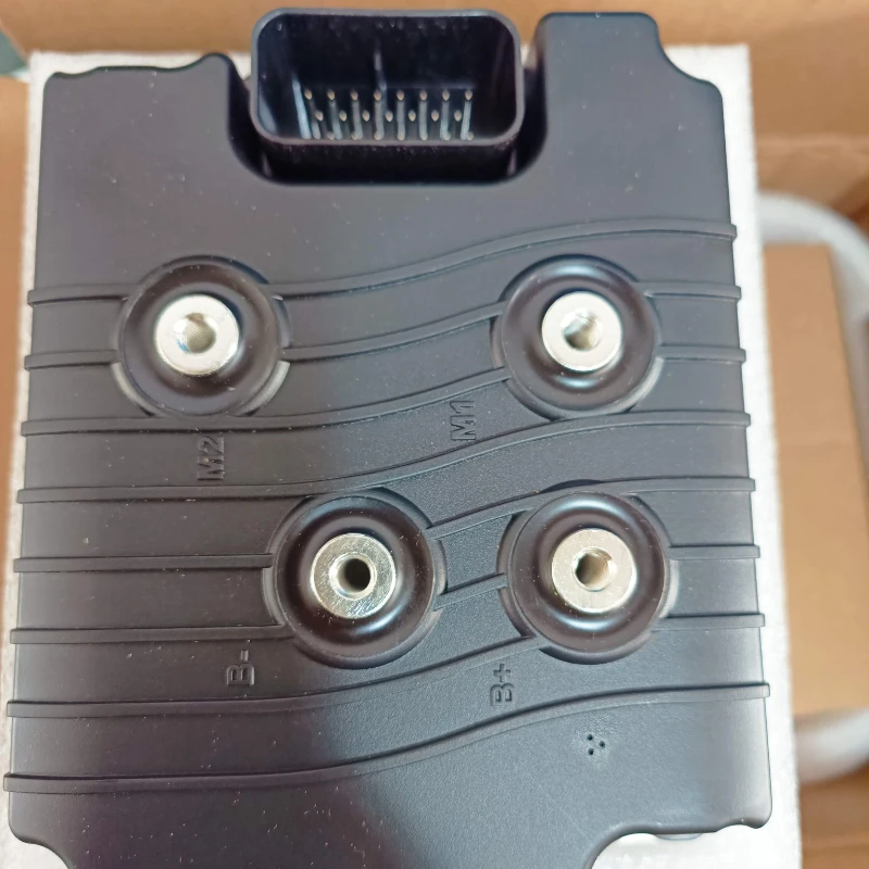 

Постоянный программируемый двигатель CURTIS, модель 1229-3101 24-36V / 200A