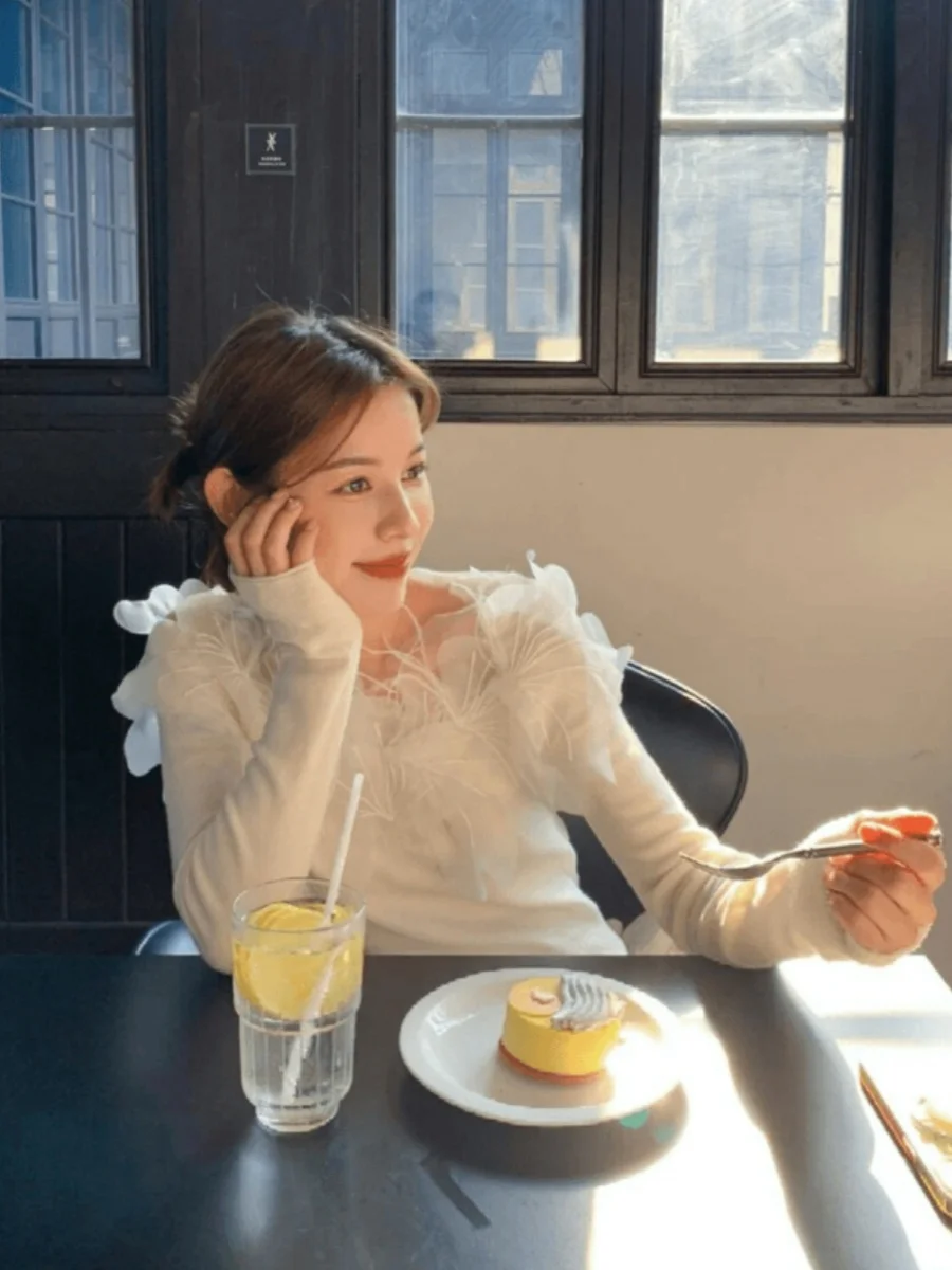 Girdear с белым воротником новый осенне-зимний нежный трехмерный перьевой белый