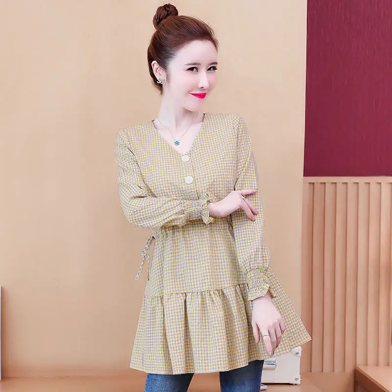 

Plaid blouse shirt female long 2021 spring and autumn new loose cover belly waist slimming long sleeve v neck casual blouse tops