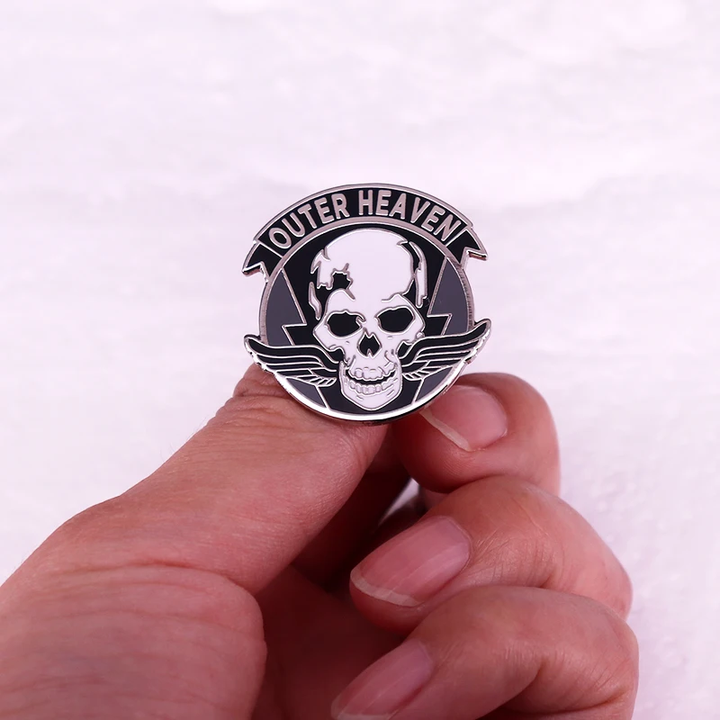 Медная брошь череп с крыльями