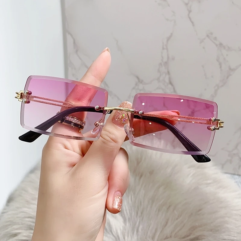 

Солнечные очки без оправы женские, брендовые винтажные прямоугольные солнцезащитные аксессуары с розовыми градиентными линзами с режущими линзами