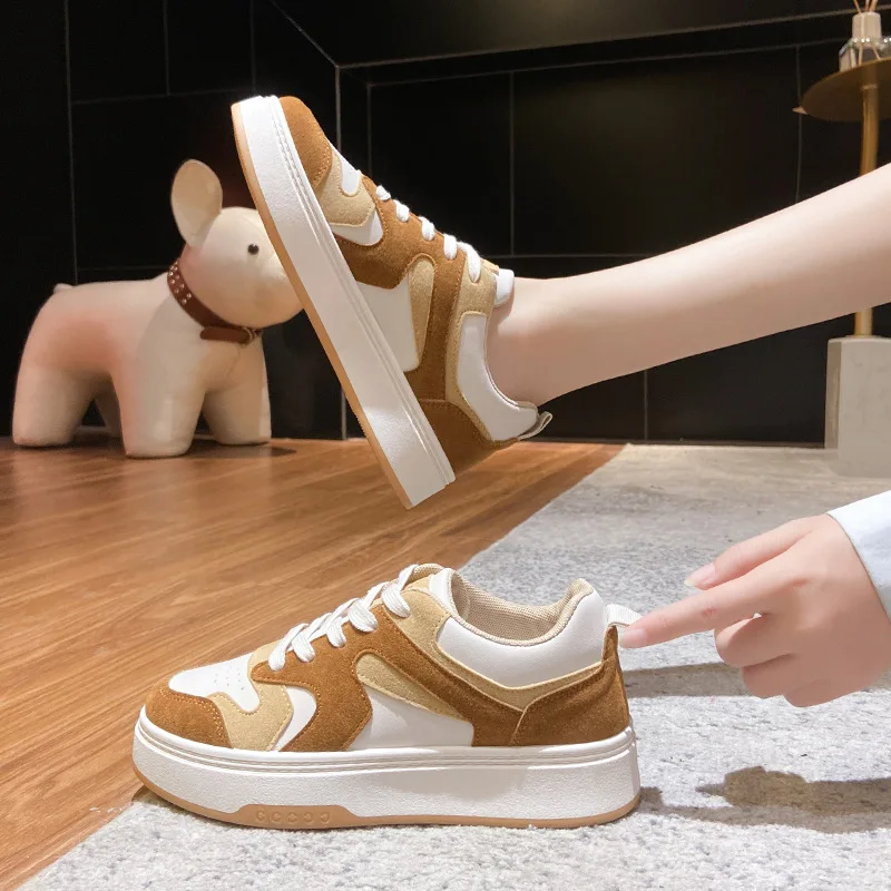 Женские кроссовки на плоской подошве цвет белый/черный/коричневый размер 36-44