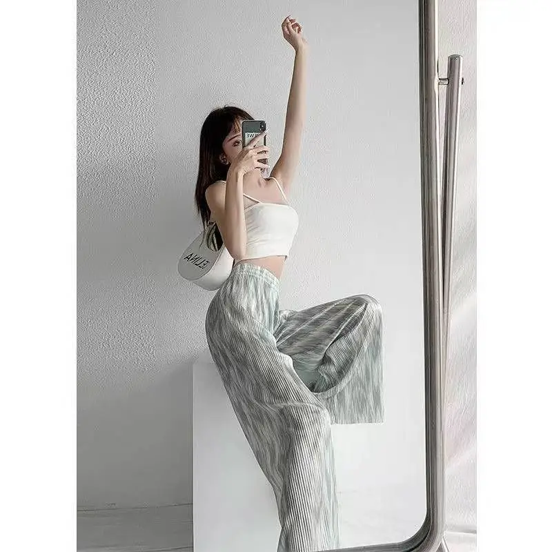 Рисунок 4 - Брюки женские тонкие с высокой талией