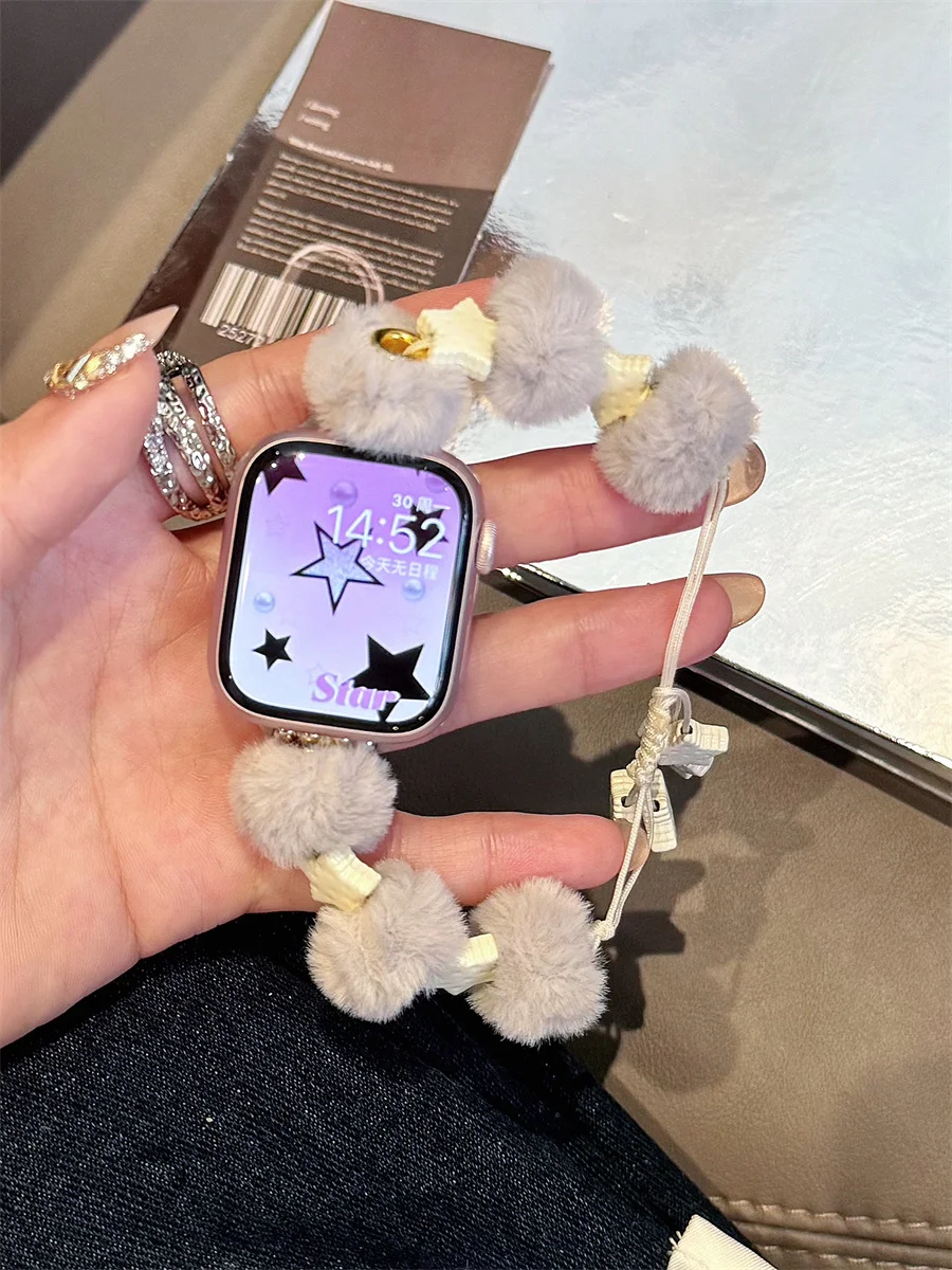 Ремешок с пушистыми шариками и бусинами для Apple Watch S10 42/46 мм 41/45 регулируемый