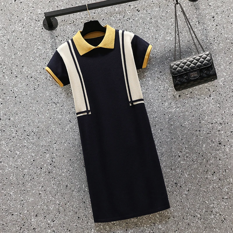 Женское трикотажное платье-миди с воротником-поло черное облегающее Хлопковое