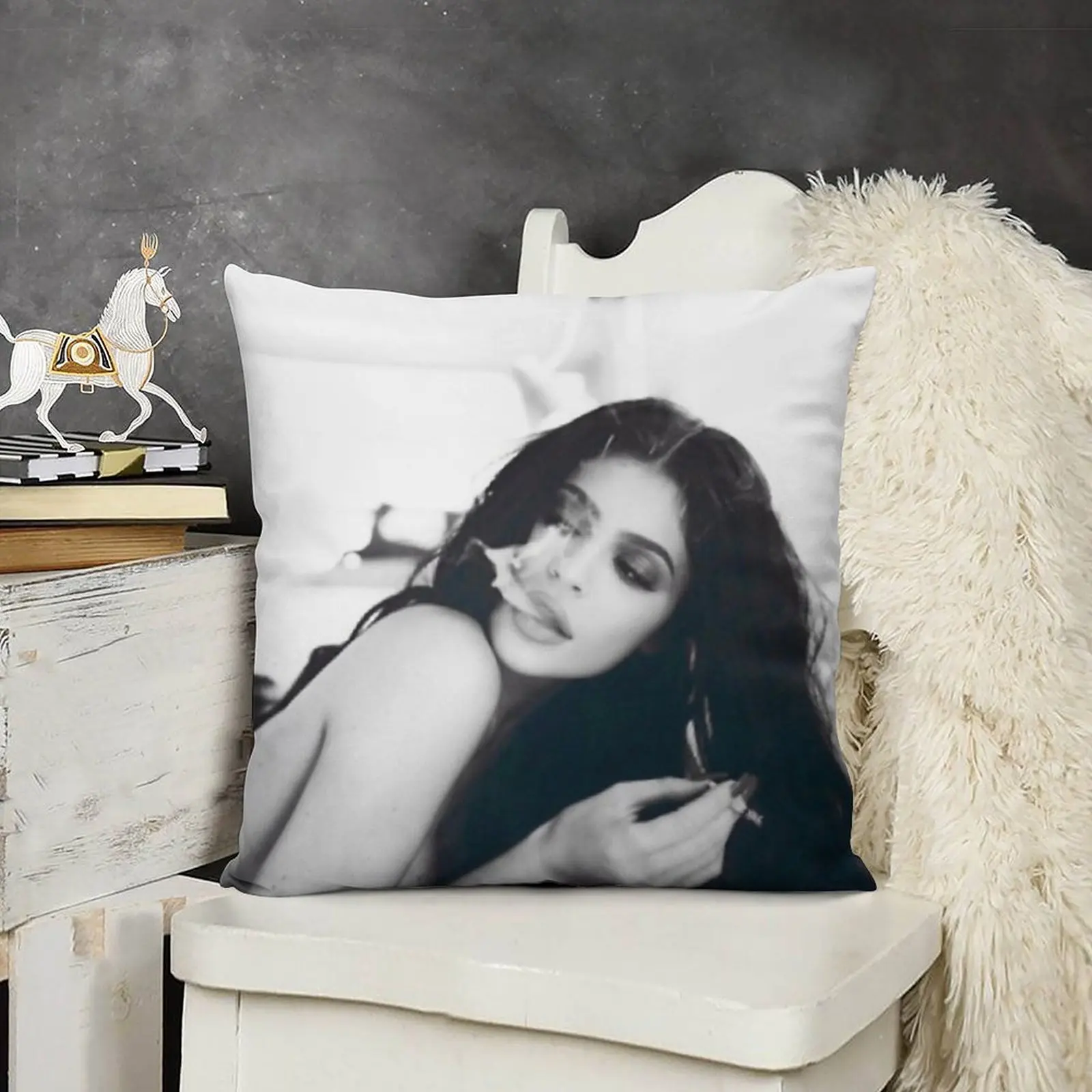 Декоративная подушка Kylie Jenner наволочка рождественские украшения для дома 2025