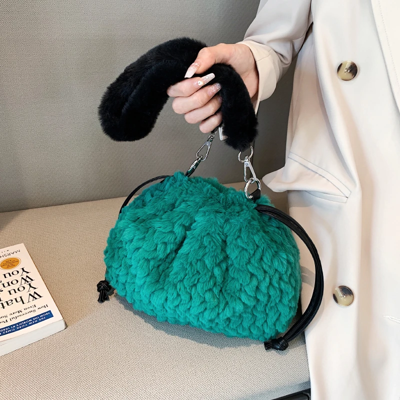 

Luxury Designer Handbags Winter Faux Fur Shoulder Bag For Women Chain Crossbody Bag Ladies Casual Tote Bag Fashion Messenger Bag