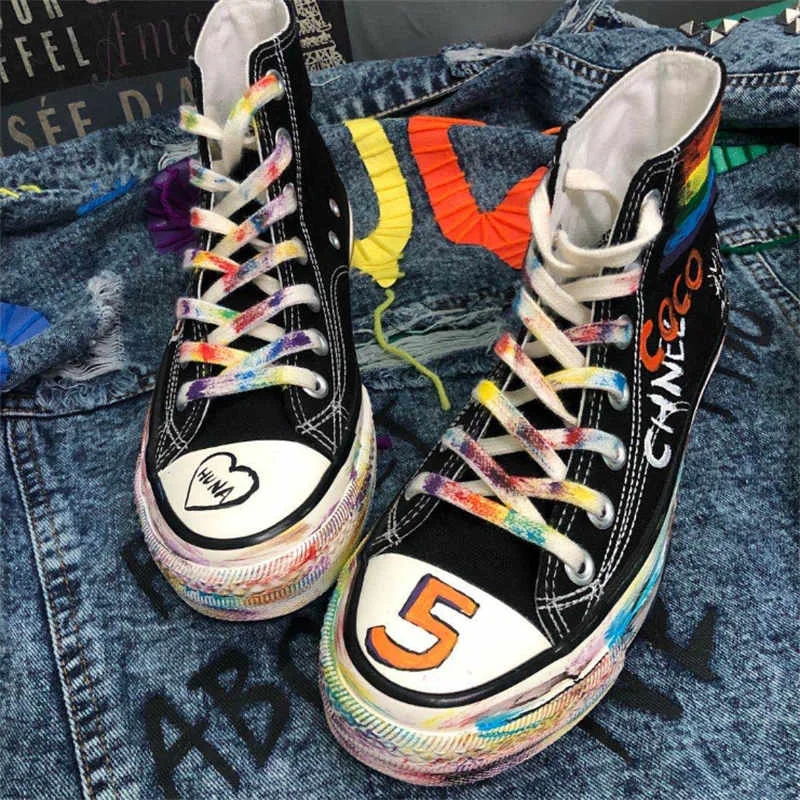

Hand-painted graffiti canvas shoes fashion street shooting personality casual shoes men and women with the same paragraph 35-46