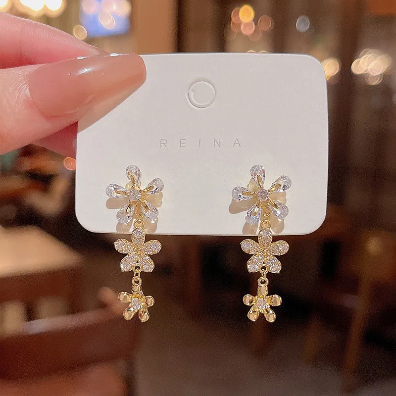 

Korean Women's Zircon Flower Tassel Earring Exquisite Shiny Crystal Flower Drop Dangle Earrings Bride Wedding Party Jewelry Gift