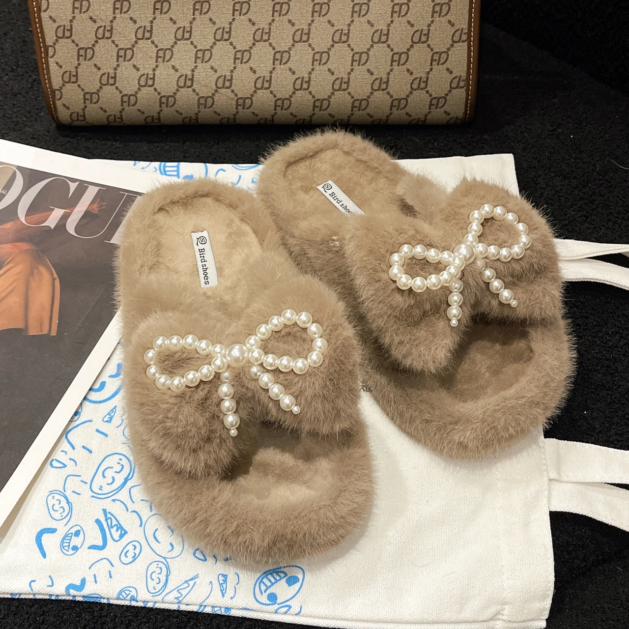 

2023 New Autumn and Winter Women's Casual Soft Indoor Slippers Furry Non-slip Warm Thickened Simple Bow Solid Color Comfortable