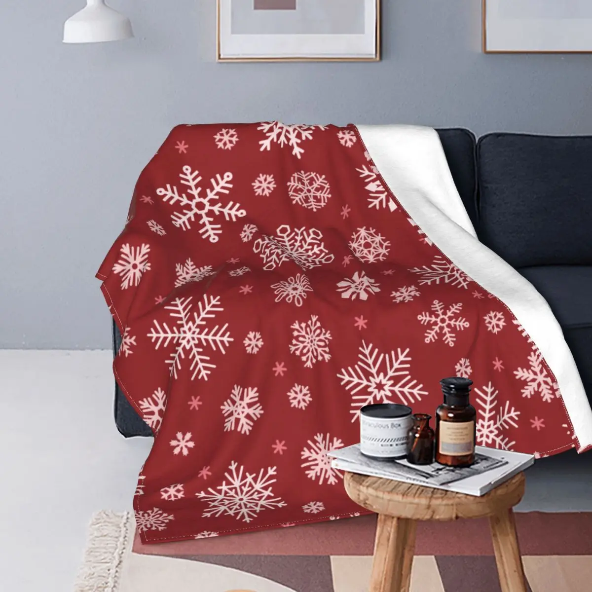 

Red Merry Christmas Blanket Fleece New Year Snowflake Lightweight Thin Throw Blankets for Car Sofa Couch Bedroom Quilt