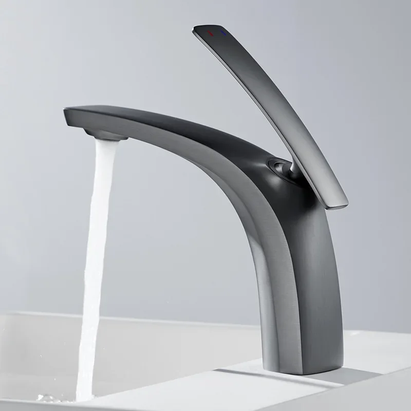 

Copper Simple White Wash Table Basin Hot and Cold Faucet Bathroom Cabinet Balcony Splash-Proof Brushed Gold Basin Faucet