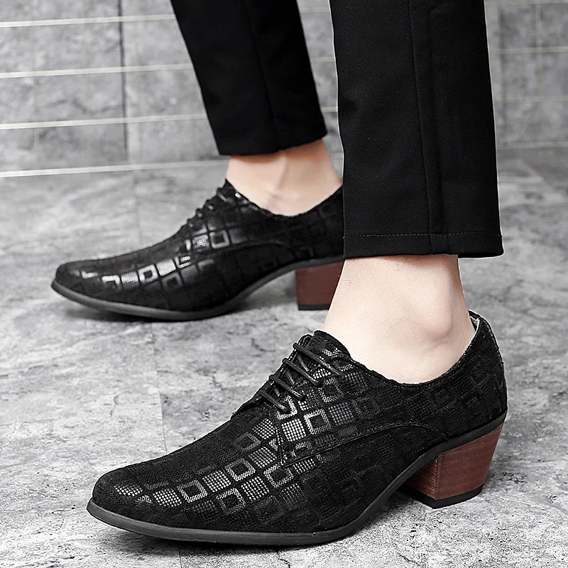 Модные мужские классические туфли на высоком каблуке с острым носком