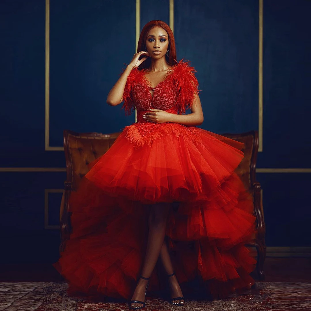 

Luxury Beaded Feathers Formal Ball Gowns ASo Ebi Charming Red A-line Hi Low Tiered Ruffled Tulle Prom Gown African Women Dresses