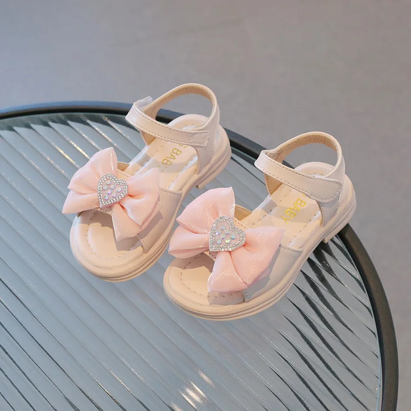 

Girls Sandals Cute Love Rhinestones 2023 New Soft Children Casual Shoes Open-toe Bow Kids Versatile Flat Breatheable Hook & Loop