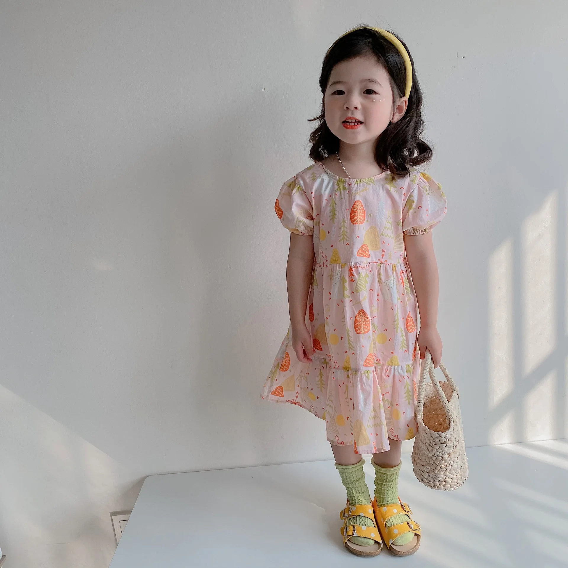 

2022 Spring/Summer New Korean Version Girls Back Fork Dress Princess Puff Sleeve Dress
