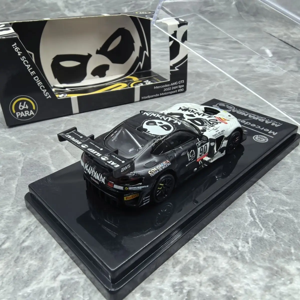 Фото 1:64, GT3 Спа # Модель гоночного автомобиля Panda 90 2022 года с окраской, литая миниатюрная имитационная модель автомобиля из сплава, предмет декора для взрослых, игрушка для мальчиков №3