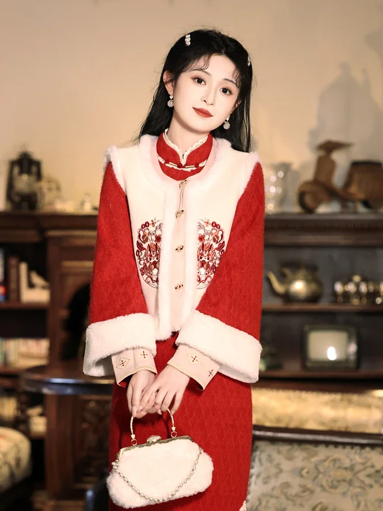 Утолщенный красный Cheongsam 2024 комплект жилета Winter Year of the Snake весенний фестиваль