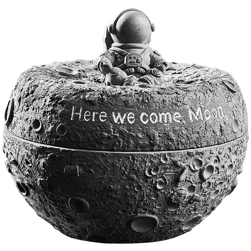 

Moon Astronaut Ashtray Creative Anti Fly Ash Household With Lid Ashtray Home Decoration Gift For Boyfriend
