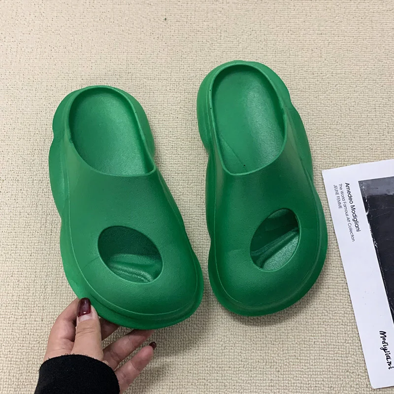 Man Women Hole Slipper 2022 New Aesthetic Thick Sole Sandals Indoor And Outdoor Hollow Out Slippers Women Trend Summer