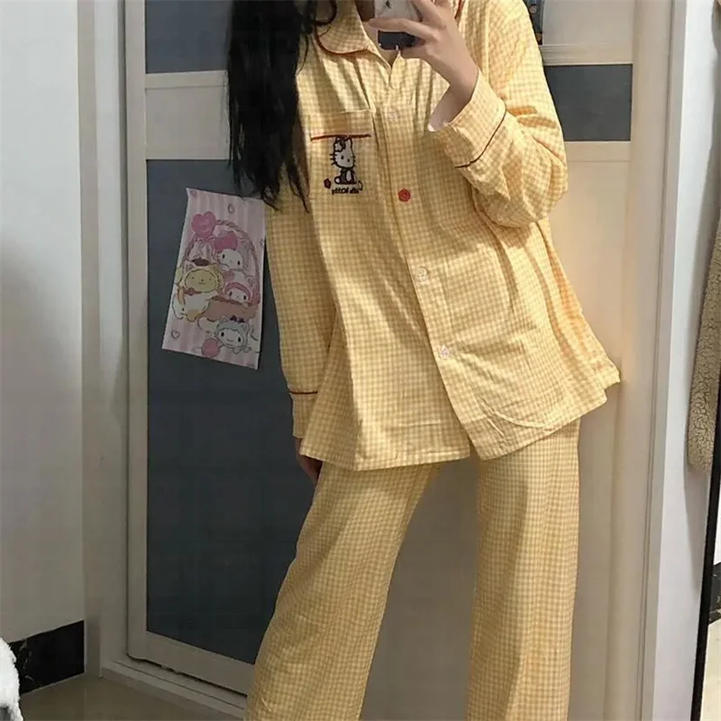 

Женская пижама Sanrio, милые красные и желтые клетчатые японские милые повседневные штаны Hellokitty с длинным рукавом, свободный студенческий ком...