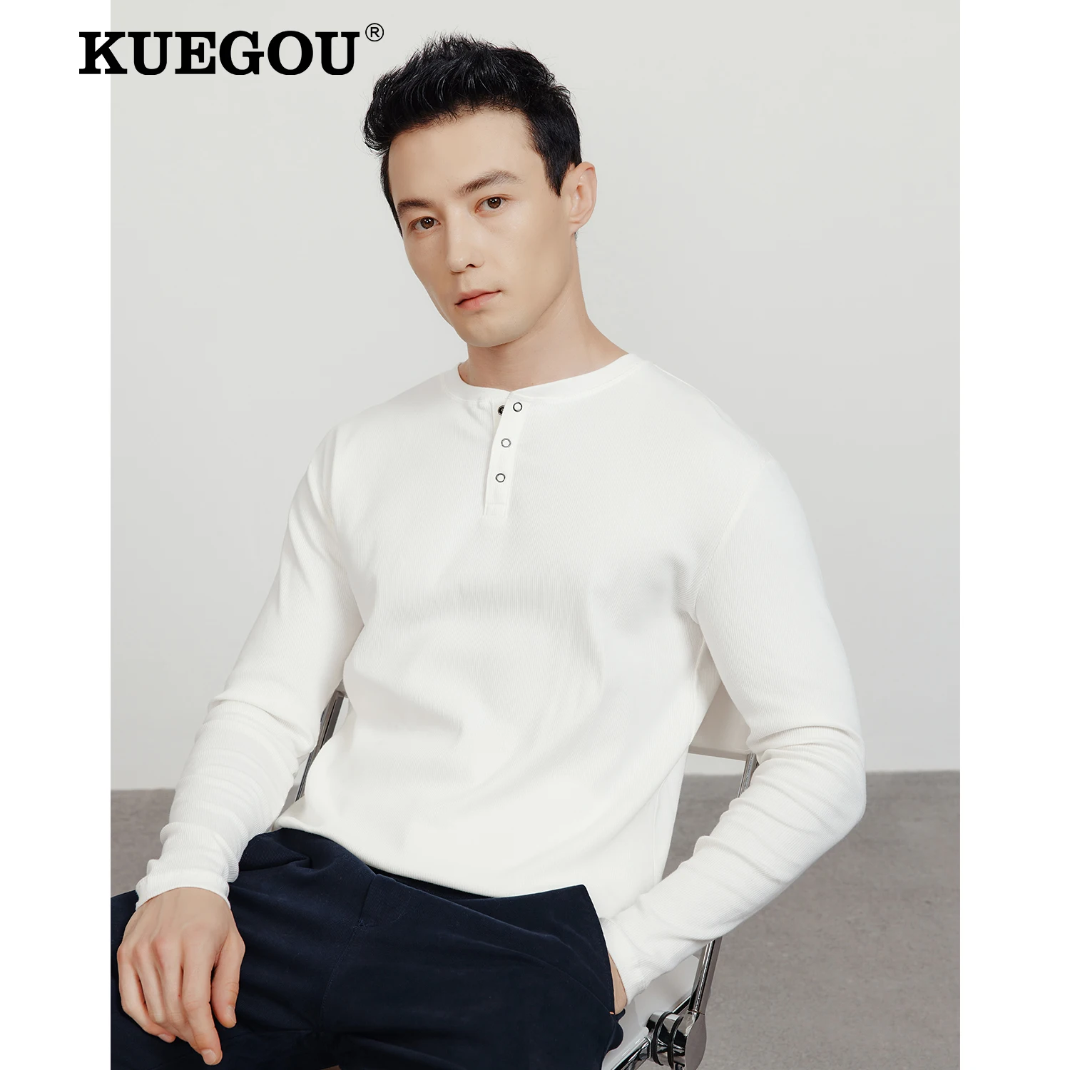 

KUEGOU 2022 Spring Autumn New Men's T-shirts Long sleeve Henley Collar Solid Color Basic Tshirt Cotton Spandex Plus Size 55056