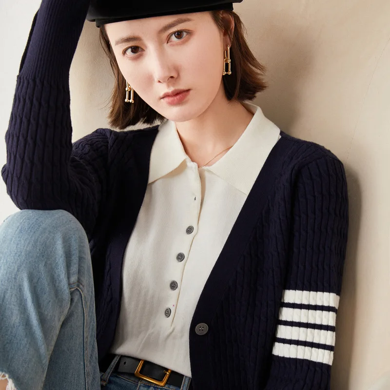 

2022 New Short Knitted Cardigan Women's Korean Fashion Loose and Lazy Outside with Long-sleeved V-neck Sweater Coat