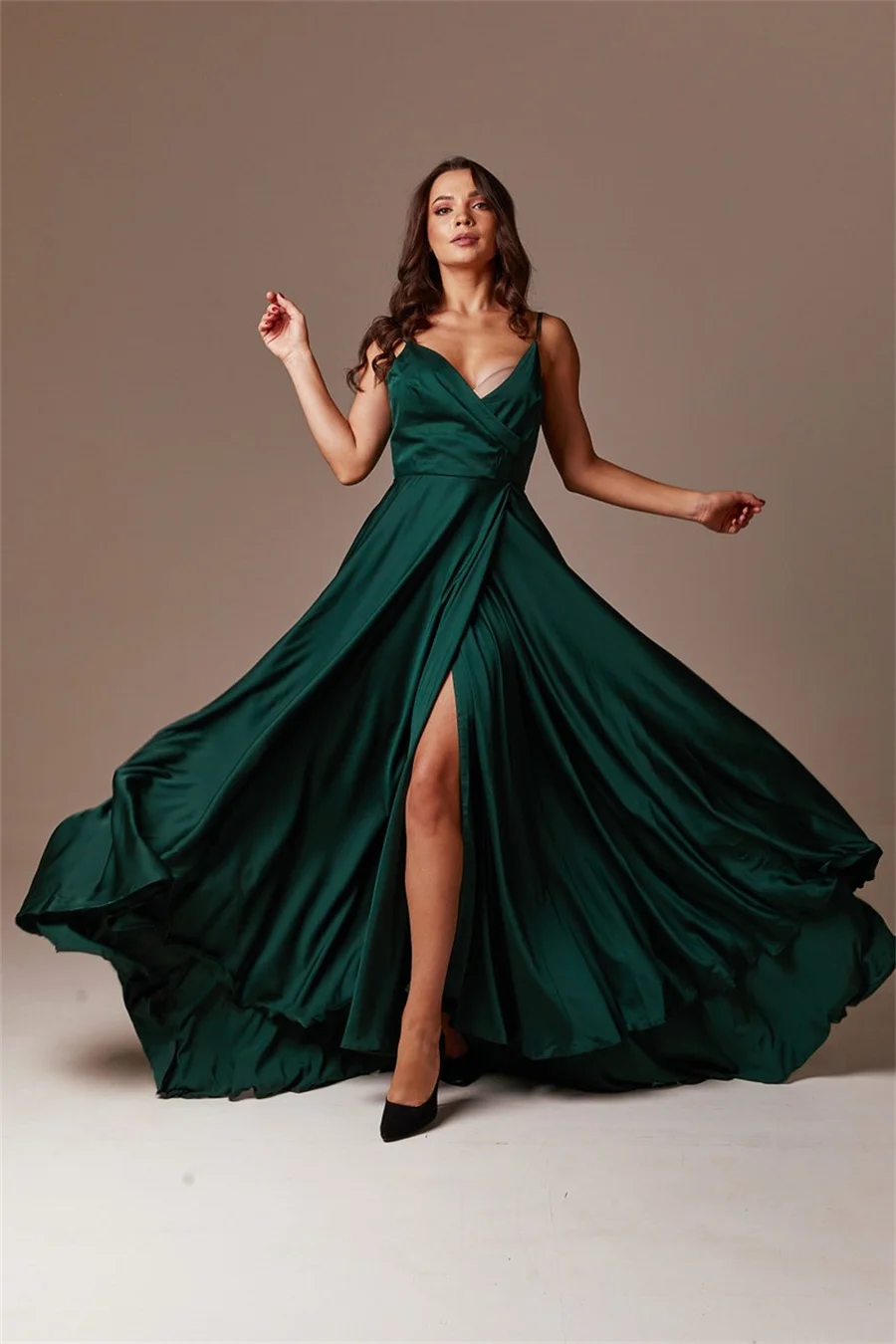 Emerald Green Silk Flared Wedding Guest Bridesmaid Dress Spaghetti Straps Deep V Neck Floor Length Prom Dress платья вечернее
