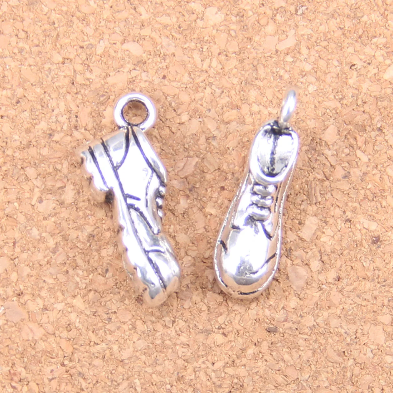 

32 шт., подвески, футбольная обувь, размеры 20x10x7 мм