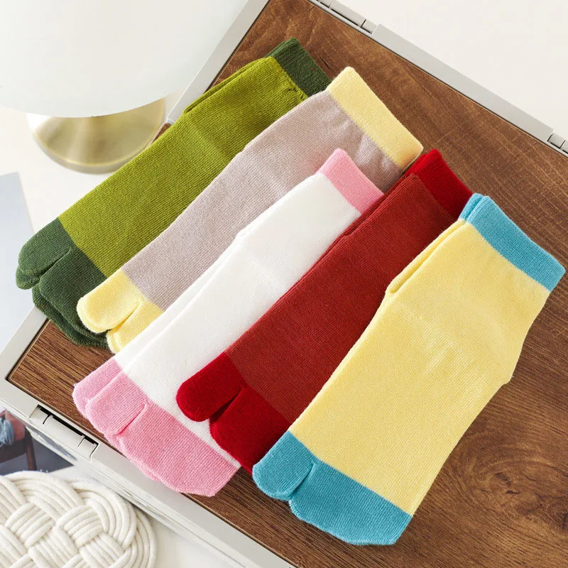 Женские цветные носки с двумя пальцами