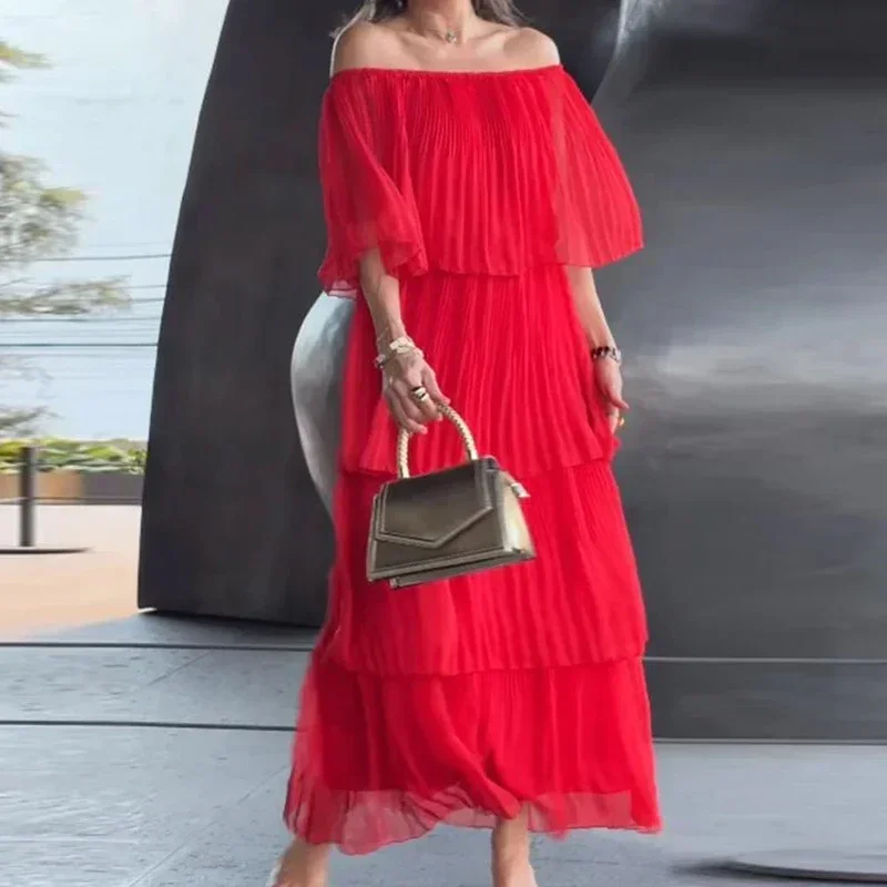 Женское плиссированное длинное платье с разрезом на шее и открытыми плечами