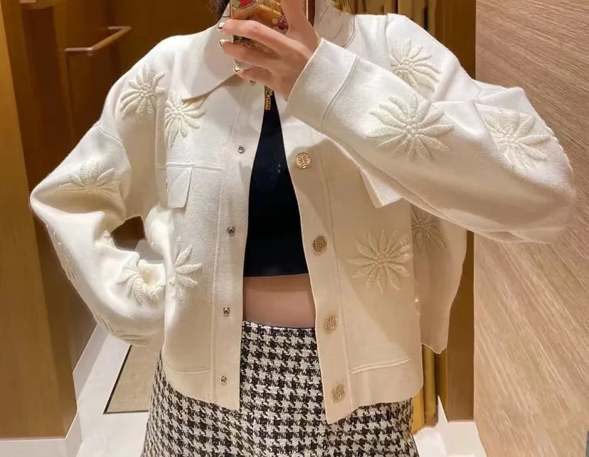 

Women Fall Winter Coat Embroidered Flower Loose Turn-down Collar Knitted Cardigan