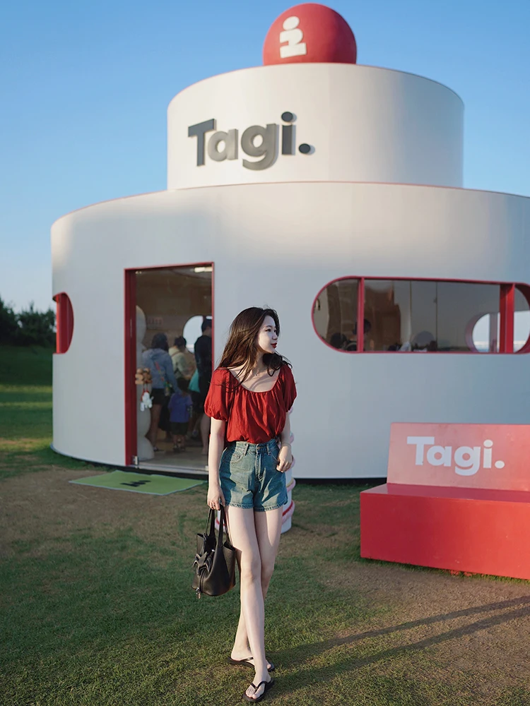 Весна-лето 2024 красные ретро топы для отпуска с пышными рукавами белые Волшебные