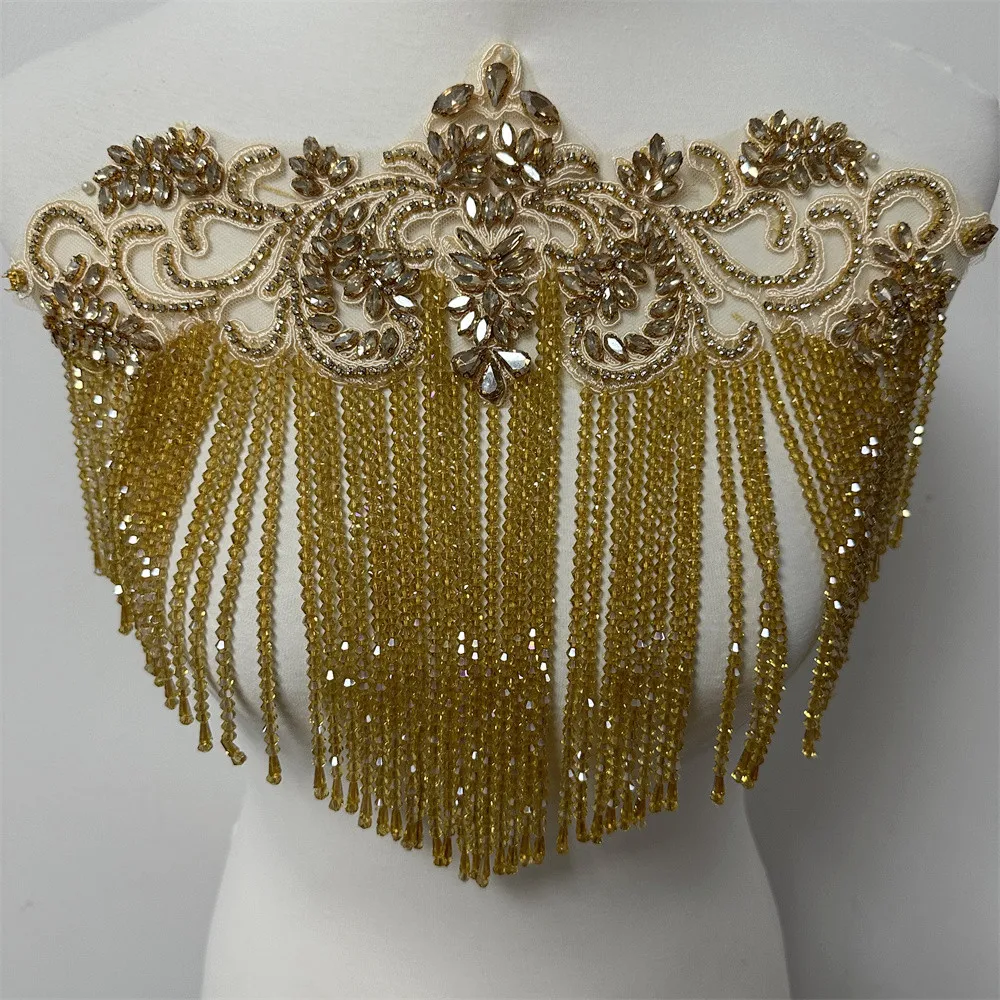 Блестящие нашивки на воротник