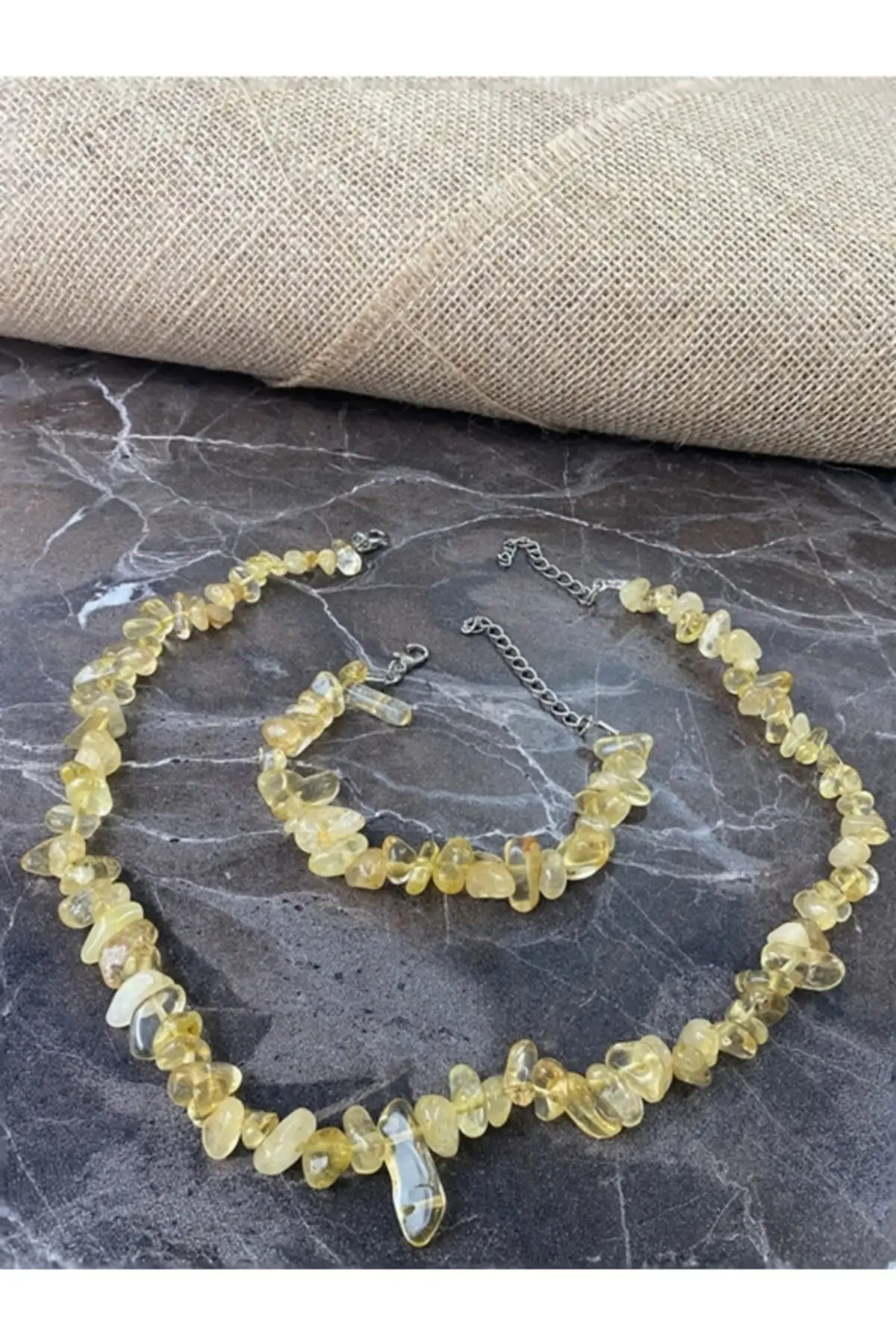 

Женское ожерелье и браслет из натурального камня