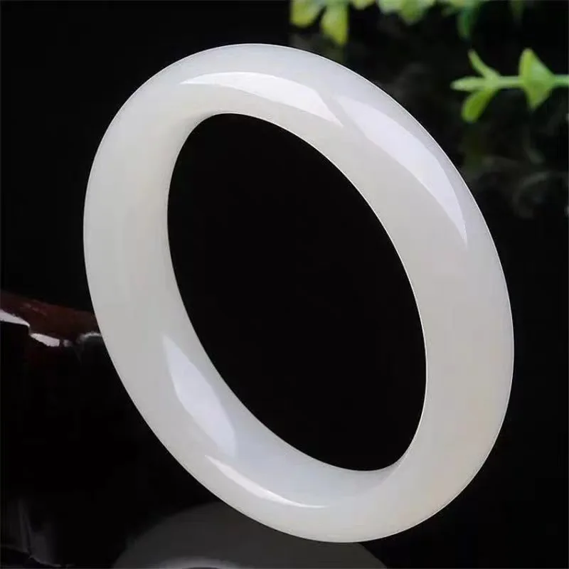 Браслет из натурального белого мрамора