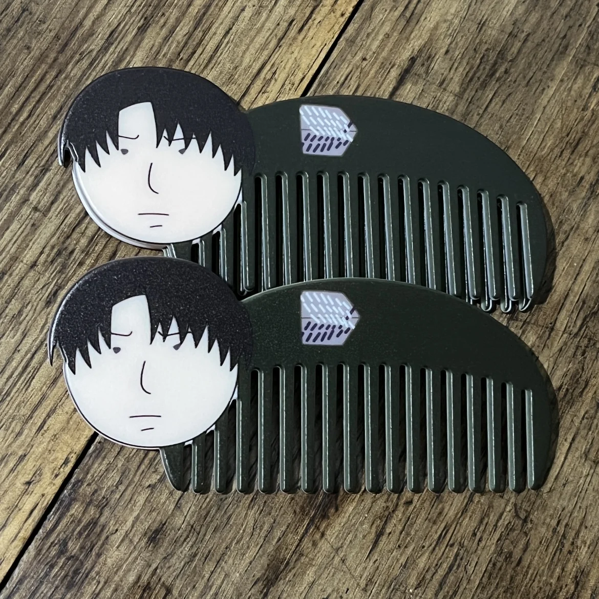 Аниме «Атака Титанов» Shingeki No Kyojin Levi Ackerman Eren Jaeger Hange Zoe Косплей Мультяшная расческа Аксессуар Амбитус Талисман Подарок (art.: 3920ce668ea27) - 3920ce668ea27