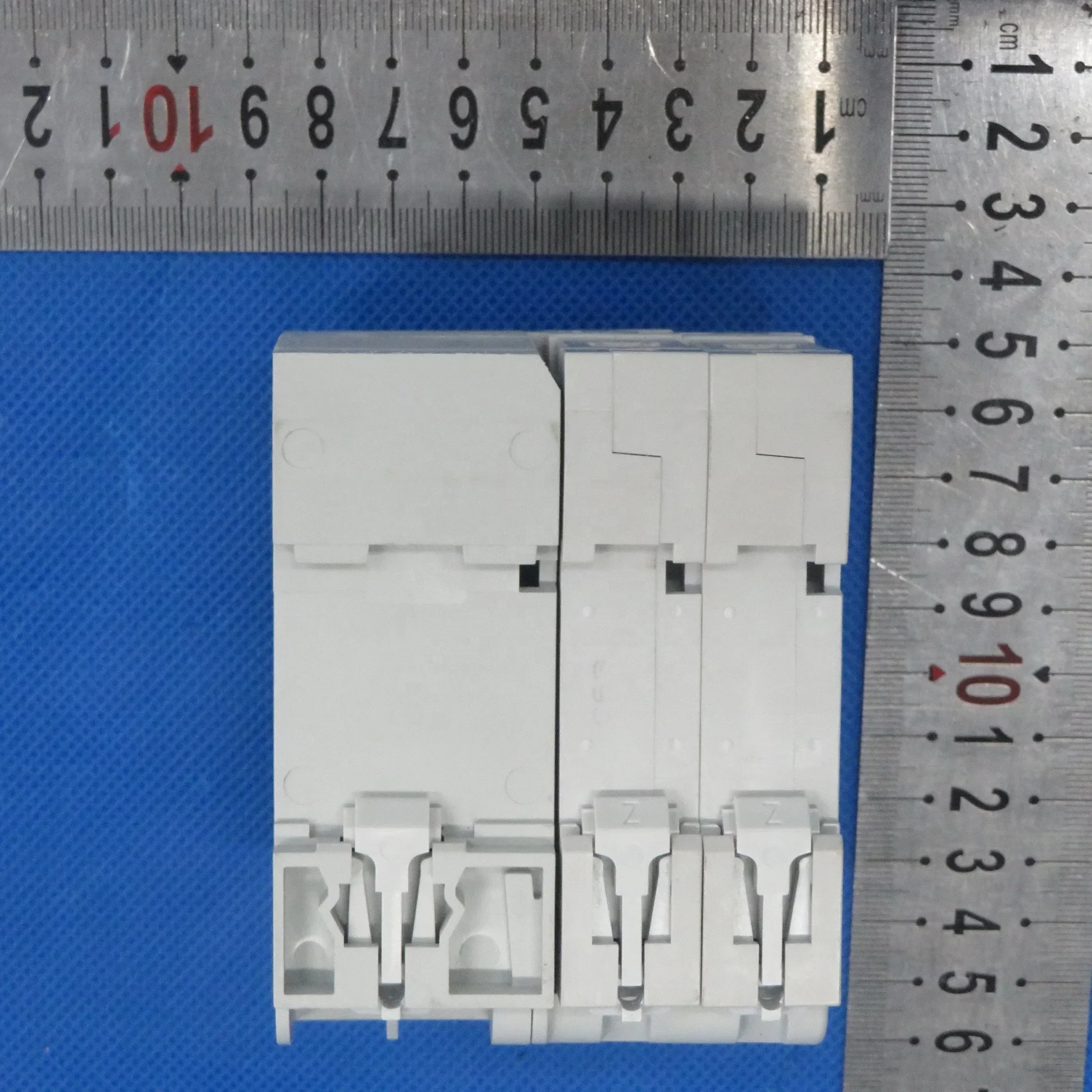 Устройства обнаружения дуговых неисправностей Автоматический выключатель AFDD AFD
