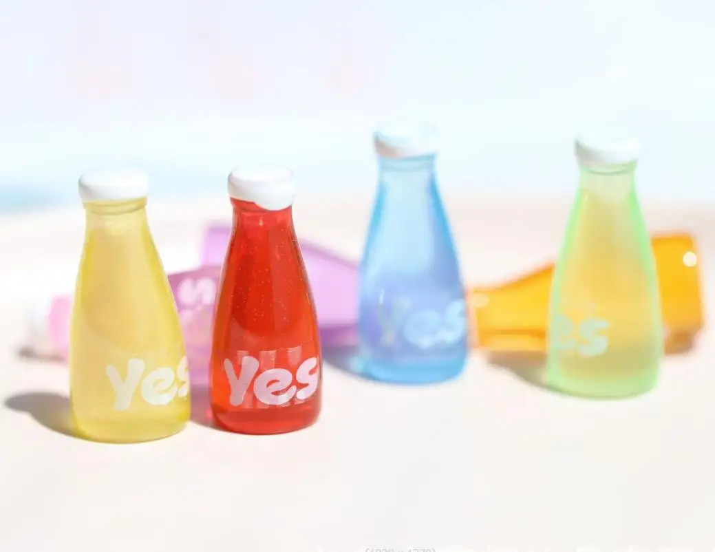 

1:12 Mini Luminous Simulation Juice Bottle Resin Model Doll House Miniature Kids Gift Toys Home Decoration Accessories