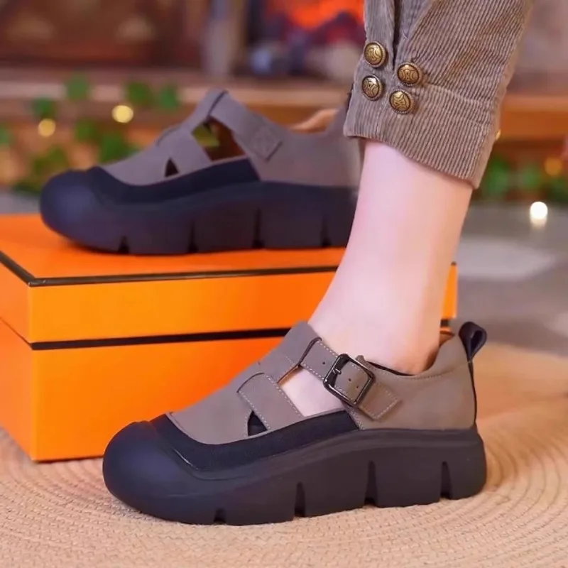 Сандалии женские на толстой подошве