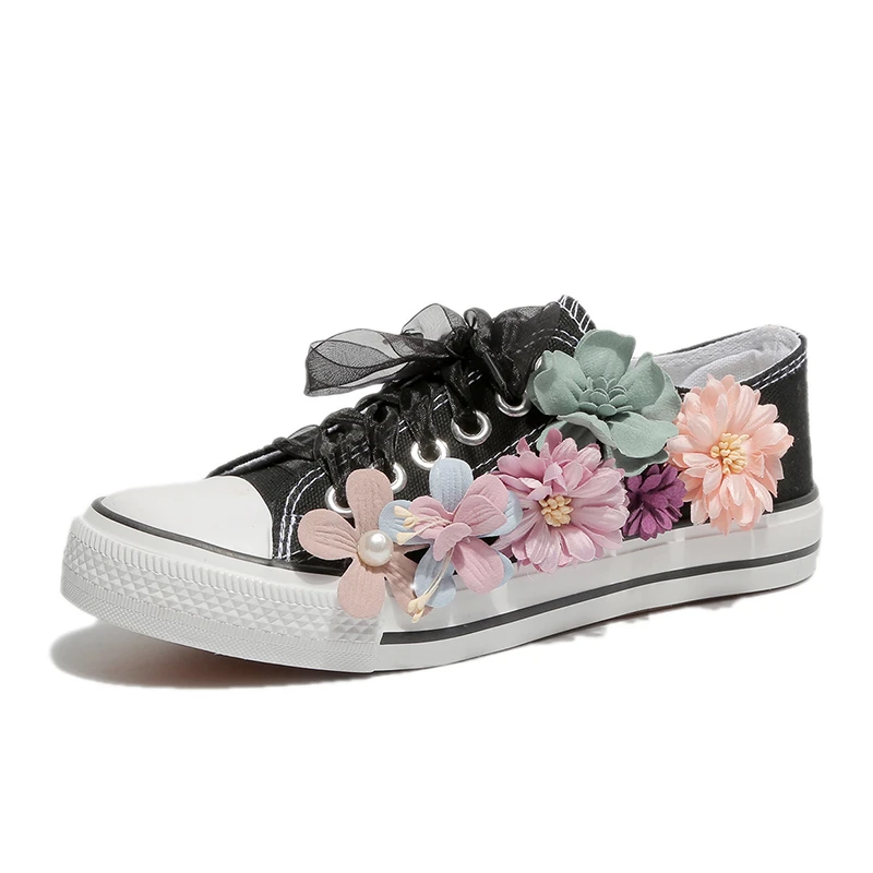 2023 Wholesale Spring and Summer Women's Canvas Shoes Small White Shoes Women's High Top Handmade Customized Flower Casual Shoes